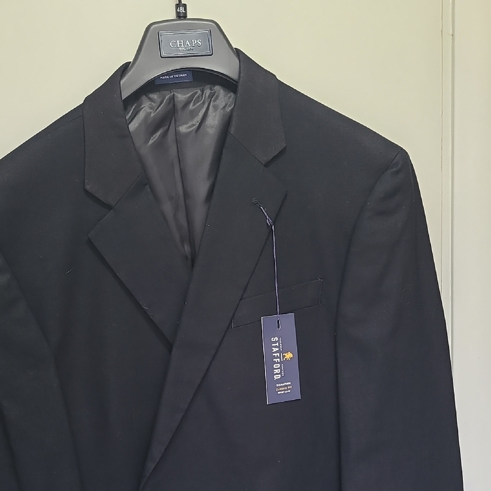 Stafford Men's Black Single-Breasted Suit Jacket. New With Tags